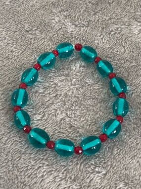 Blue glass bead bracelet